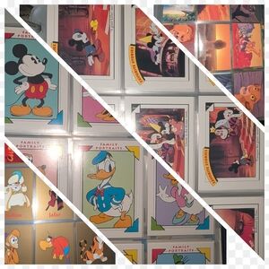 Disney Family Portraits Card Game - Red, Blue, Yellow
